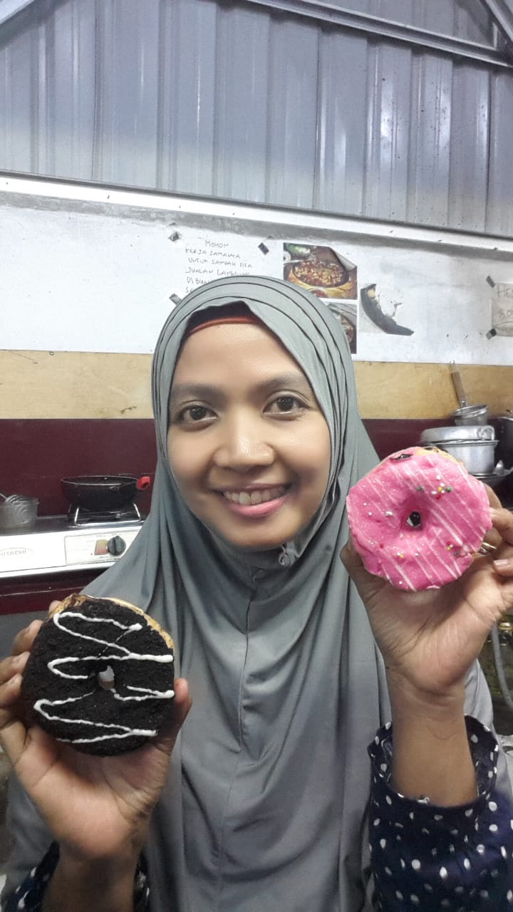 Berawal Penyuka Donat Wandina Buka Usaha Donat Bakar 
